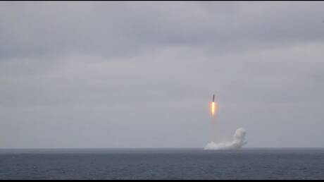 القوات الروسية تنفذ طلعة جوية فوق بحر البلطيق وتطلق صاروخا باليستيا