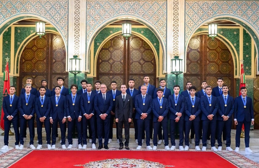 ولي العهد المغربي يستقبل “أشبال الأطلس”.. وانتشار جماهيري كبير في الشوارع (فيديو)