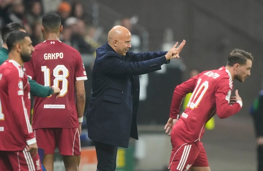 ليفربول يصب جام غضبه على آينتراخت فرانكفورت