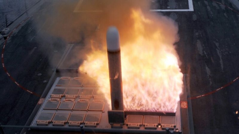 ترامب: لا نعتزم تدريب الآخرين على استخدام صواريخ “توماهوك”