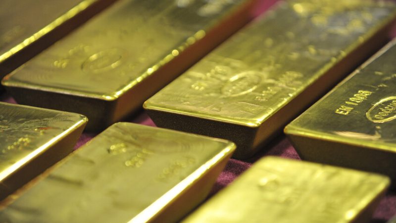 الذهب يعود للارتفاع مع تزايد المخاطر الجيوسياسية والتوترات التجارية