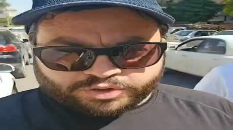 مدوّن إسرائيلي يتناول البوظة في قلب دمشق