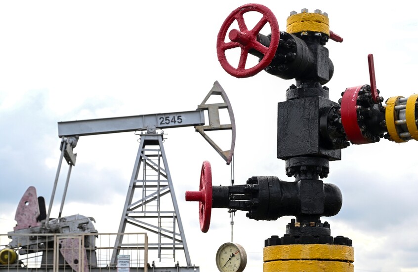 أسعار النفط توسع مكاسبها