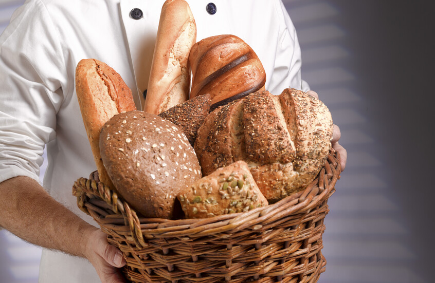 أمير سعودي “شيف” يثير تفاعلا واسعا على منصات التواصل (فيديوهات)