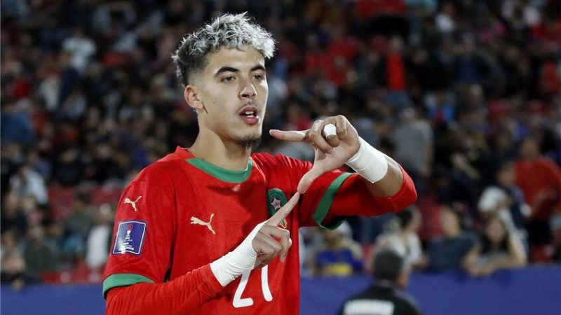 سؤال محرج على الهواء.. مذيعة تربك زابيري نجم شباب “أسود الأطلس”!