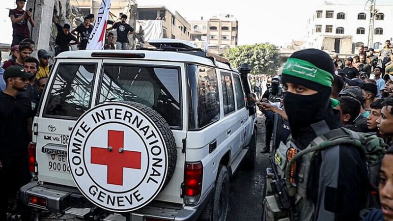 “حماس” تسلّم جثتي إسرائيليين مساء اليوم