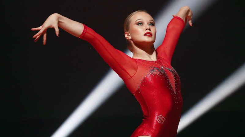 الروسية ميلنيكوفا تتوج 3 مرات بطلة للعالم في الجمباز الفني