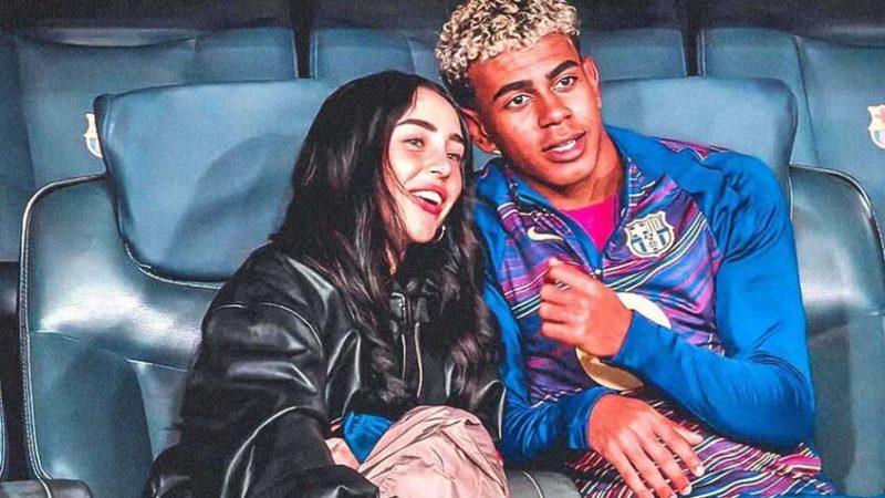 بصور رومانسية.. لامين جمال وصديقته يشعلان مواقع التواصل قبل “الكلاسيكو” المنتظر (صور)