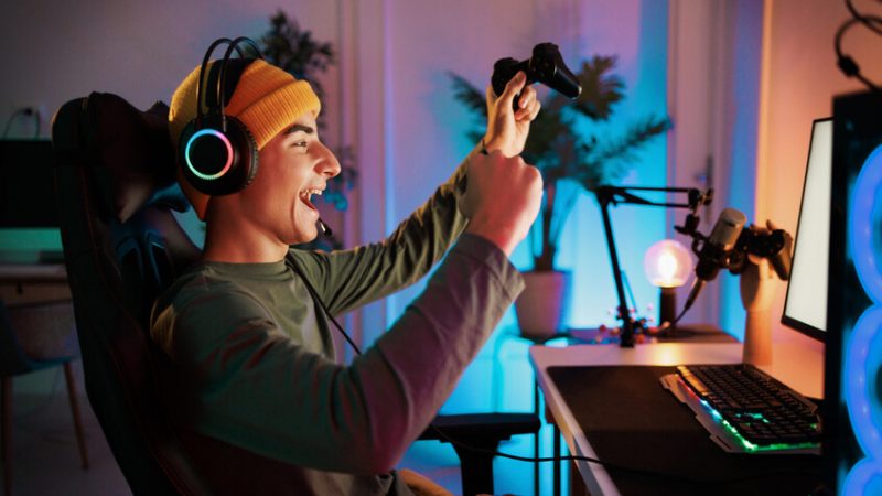 الجزائر.. وزير البريد يعلن حل المشكلة التقنية المتعلقة بلعبة “فورتنايت” الشهيرة