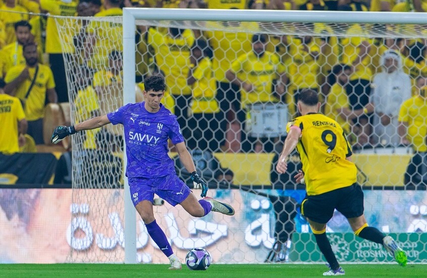 شاهد.. الهلال يهزم الاتحاد في عقر داره في “الكلاسيكو” السعودي