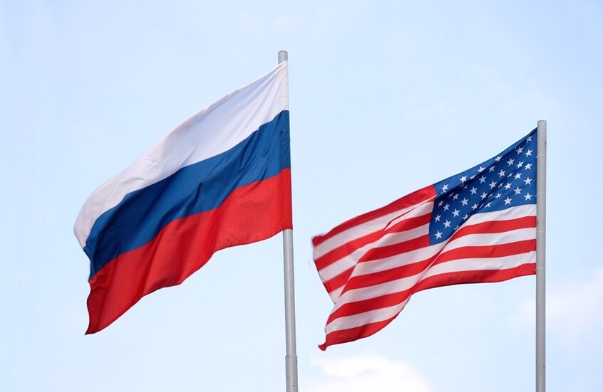 “إل باييس”: واشنطن تتفادى الضغط العسكري على موسكو