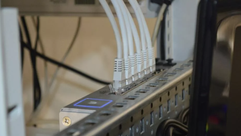 سوريا توقع اتفاقية لإنزال أول كابل بحري دولي لتعزيز شبكات الاتصالات