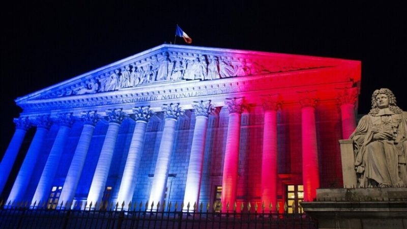 تحذيرات من “هاوية مالية” تهدد أحد أكبر اقتصادات أوروبا