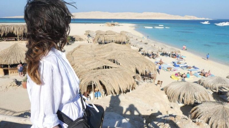 هل يتعثر حلم 30 مليون سائح؟.. أزمة جديدة تواجه عشرات المستثمرين في مصر