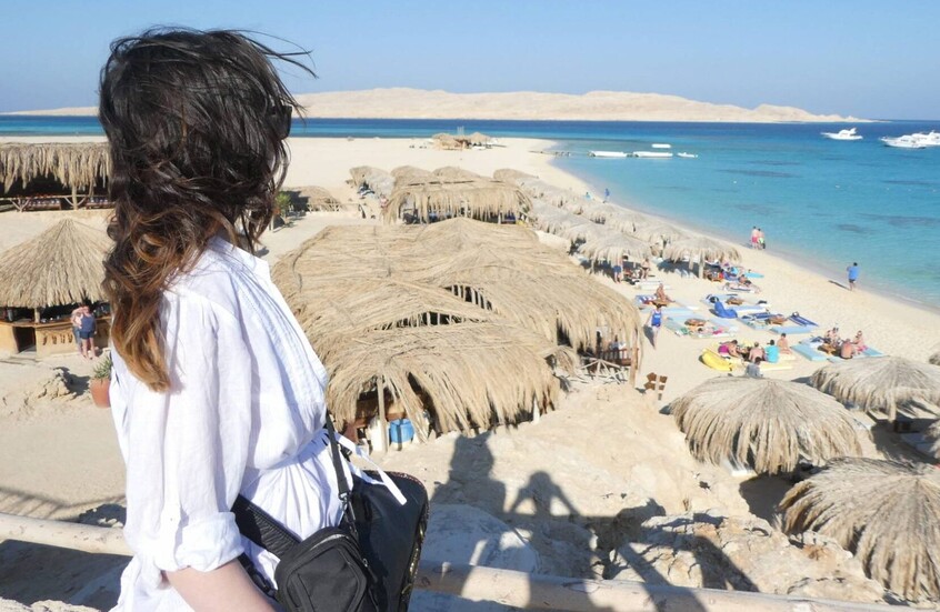 هل يتعثر حلم 30 مليون سائح؟.. أزمة جديدة تواجه عشرات المستثمرين في مصر