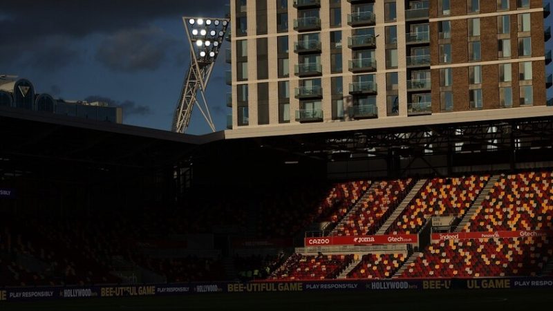 ليفربول ضيفا ثقيلا على برينتفورد اليوم.. التشكيلة الأساسية والقنوات الناقلة