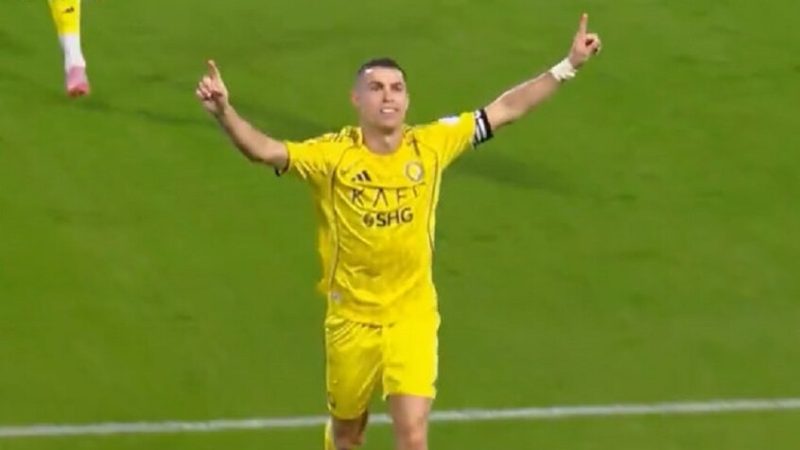 الأسطورة رونالدو يهز شباك الحزم بهدف “تاريخي” (فيديو)