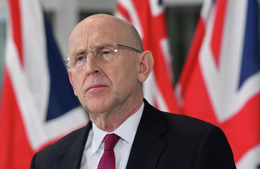 بريطانيا تهدد أسطول غواصات بحر الشمال الروسي