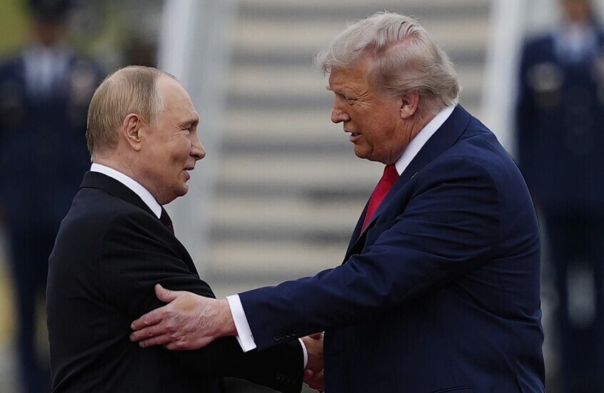 الكرملين: ترامب هو الذي تحدث عن تعليق قمة بودابست وبوتين أيّده