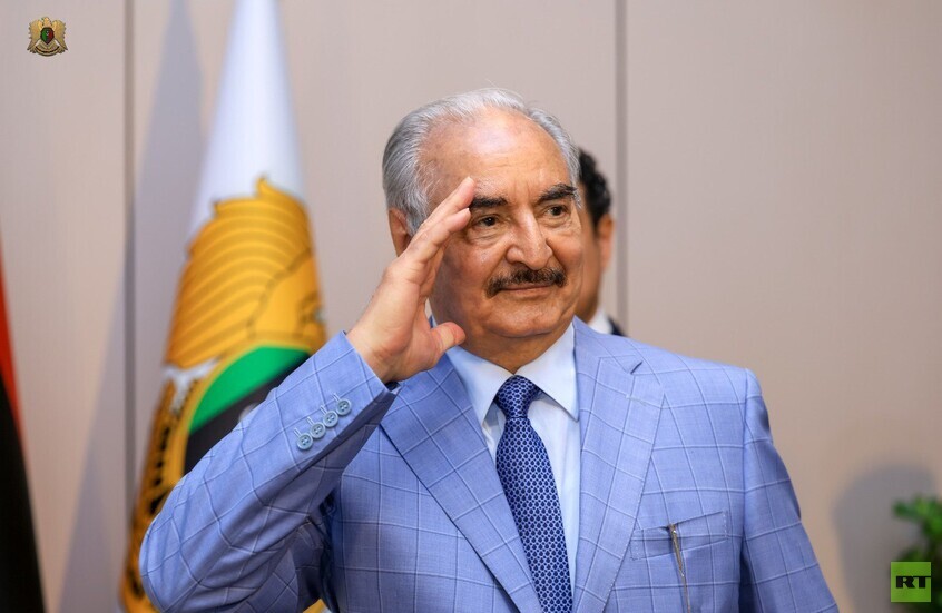 حفتر: حلّ الأزمة الليبية يجب أن ينبع من إرادة الشعب بمساندة القبائل دون انتظار مبادرات خارجية