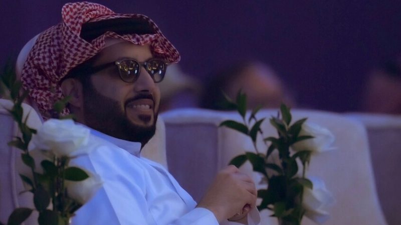 “ودنا يحلق شعره”.. تعليق “طريف” من تركي آل الشيخ على فوز مانشستر يونايتد