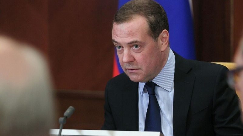 مدفيديف يهنئ أصدقاء روسيا على الاختبار الناجح لصاروخ “بوريفيستنيك” المجنح