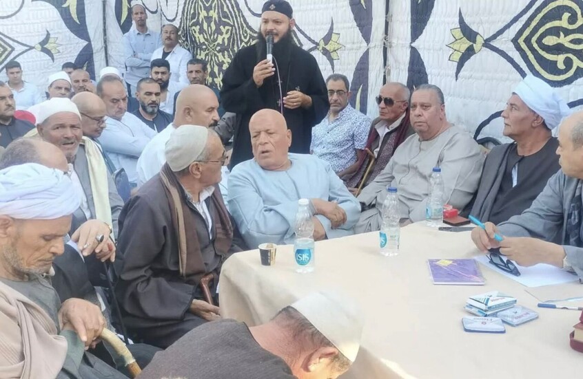 جلسة عرفية انتهت بتهجير قسري تثير أزمة في مصر