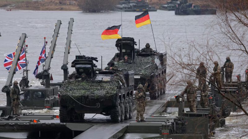 ديلي تلغراف: دعوات بريطانية لتعاون نووي مع ألمانيا وسط قلق من تراجع دور واشنطن في ضمان أمن أوروبا