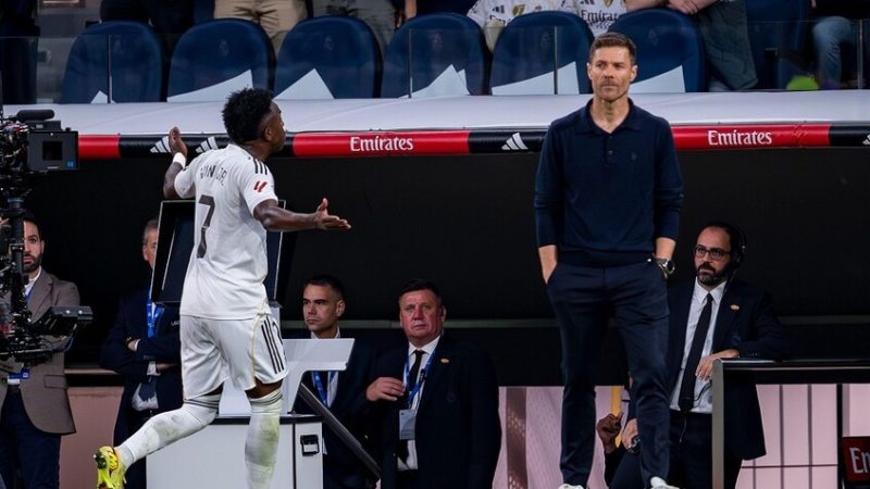 تصريح لامين جمال وغضب فينيسيوس.. أول تعليق لألونسو بعد الكلاسيكو