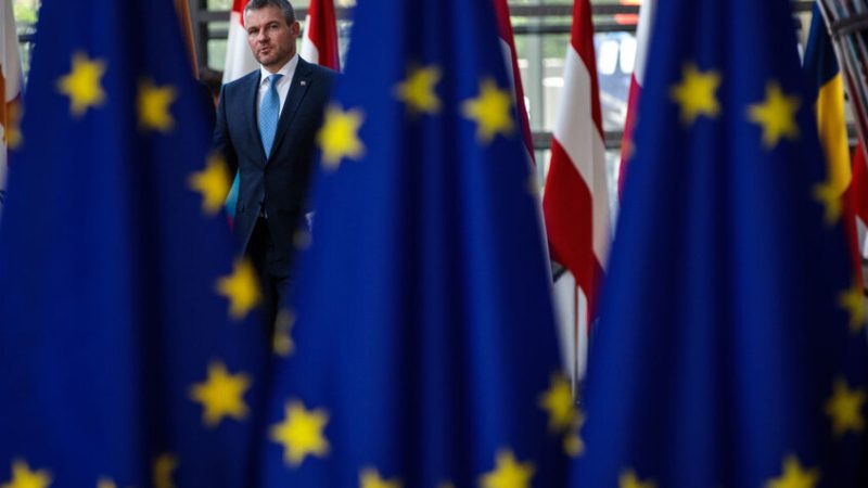 “ذا غارديان”: الاتحاد الأوروبي لا يزال أكبر مشتر للغاز الروسي