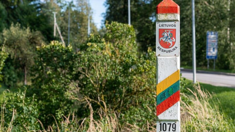 ليتوانيا تغلق المعبرين على الحدود مع بيلاروس ومطار فيلنيوس
