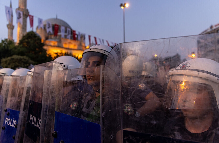 تركيا.. صدور مذكرة باعتقال عمدة إسطنبول السابق بتهمة “التجسس”