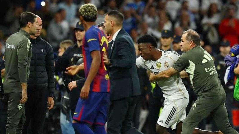 ماذا قال فينيسيوس للامين جمال؟.. سر المشاجرة العنيفة بعد الكلاسيكو (فيديو- صور)