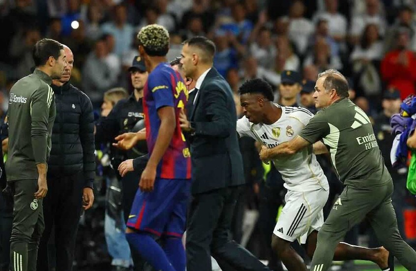 ماذا قال فينيسيوس للامين جمال؟.. سر المشاجرة العنيفة بعد الكلاسيكو (فيديو- صور)