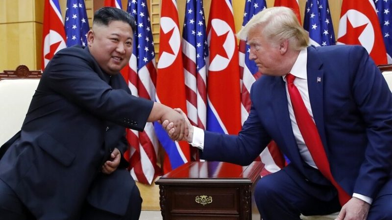 ترامب يُجدّد تأكيد رغبته لقاء كيم ويلمح إلى تمديد جولته الآسيوية