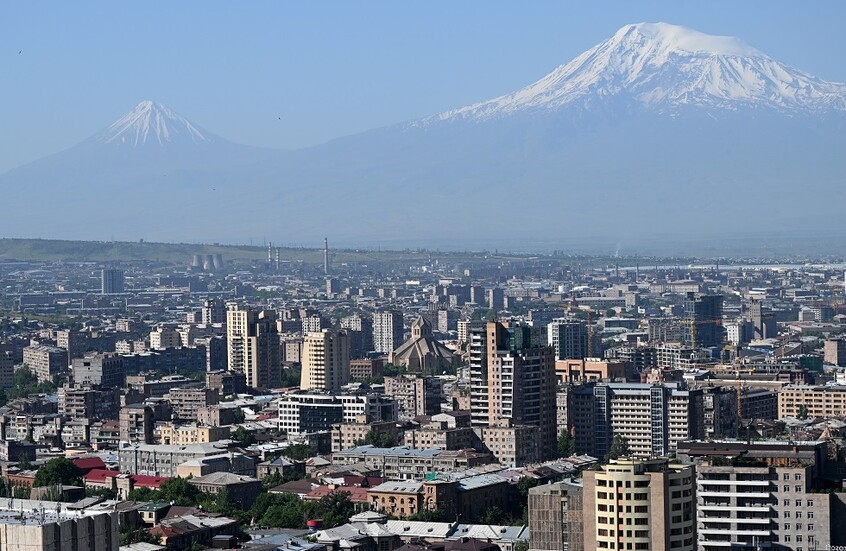 أرمينيا تدعو علييف وأردوغان لحضور قمة التجمع السياسي الأوروبي في يريفان