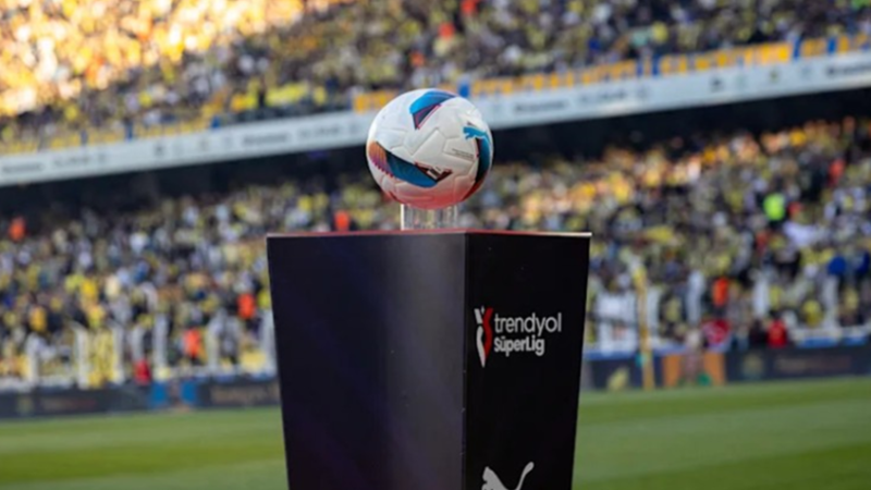 فضيحة تحكيمية تهز كرة القدم التركية