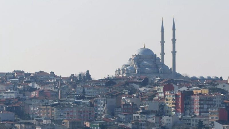 زلزال بقوة 6.1 يضرب غرب تركيا ويشعر به سكان إسطنبول