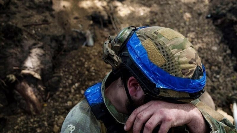 قوات كييف.. خيبة أمل بالأسلحة الغربية واستسلامات جماعية مع انهيار المعنويات والجبهات