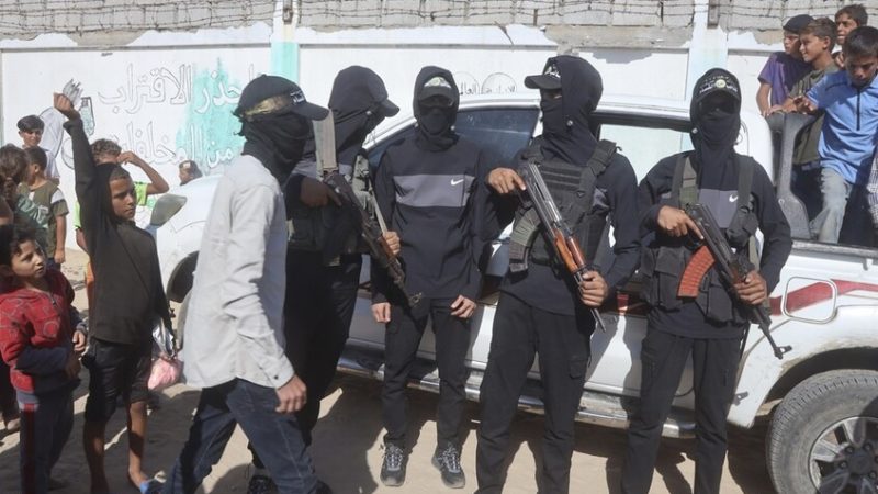 غزة..  قوة “رادع” تفكك عصابة مسلحة استغلت الحرب وحالة الفوضى