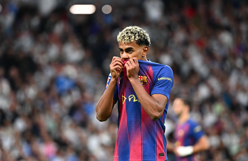 “يكاد لا يطيق التسديد ولا يركض بشكل عادي”.. طبيب يكشف سر تراجع مستوى لامين جمال