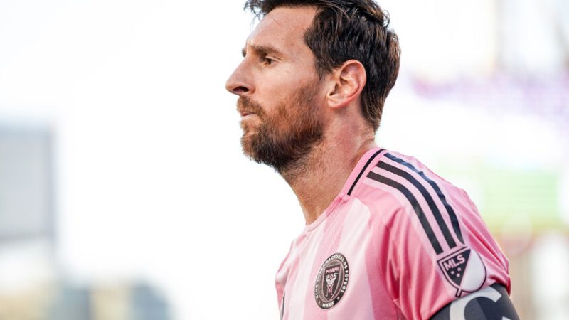 ليس فقط في كرة القدم.. ميسي يختار أعظم الرياضيين في التاريخ