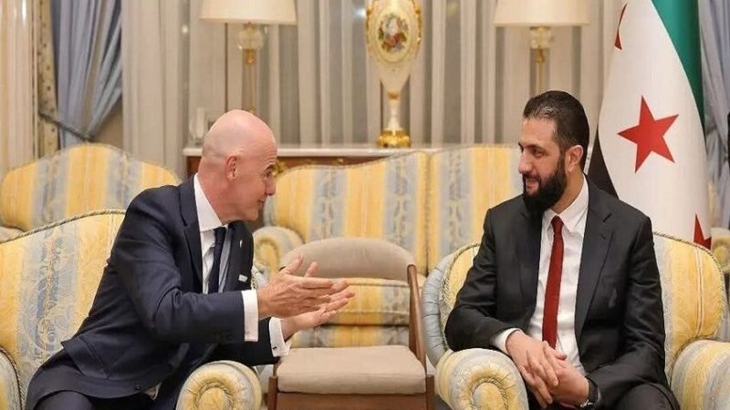 السعودية.. الشرع يلتقي رئيس الاتحاد الدولي لكرة القدم