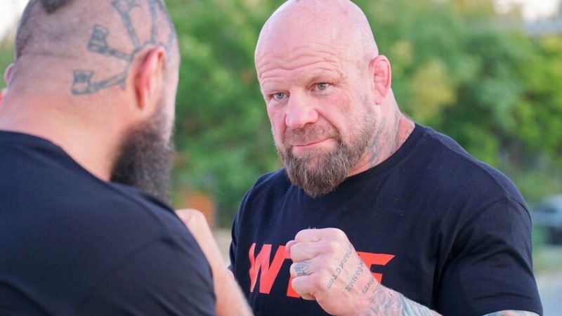 المقاتل الأمريكي جيف مونسون يدعو لمقاطعة بث أولمبياد 2026