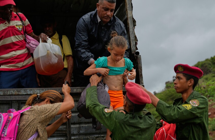 إجلاء أكثر من 735 ألف شخص في كوبا مع اقتراب إعصار “ميليسا”