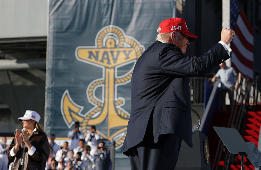 ترامب يريد “تفجيرات حقيقية”.. والبحرية تُجبر على تغيير خططها في اللحظة الأخيرة