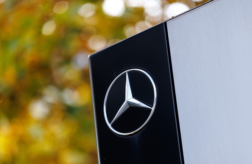 “مرسيدس بنز” تسجل تراجعا بنسبة 31% في الأرباح