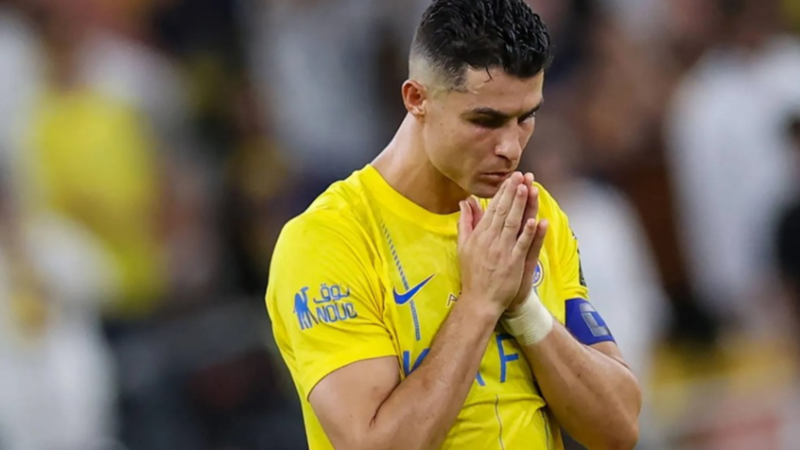 رددها 3 مرات في الدقيقة 96… ما الكلمة التي همس بها رونالدو قبل ركلته المصيرية ضد الاتحاد؟ (فيديو)