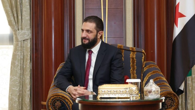 الشرع من السعودية: مستعد أن أقدم ما تبقى من عمري لأرى سوريا ناهضة وقوية ونريد بناءها عبر الاستثمار