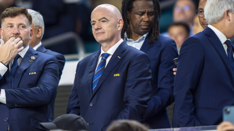 رئيس “الفيفا” يوجه رسالة خاصة لنادي الاتحاد بعد فوزه على النصر
